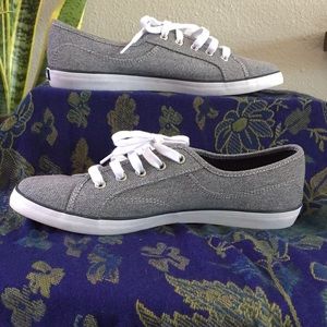 Keds Coursa casual sneaker size 8